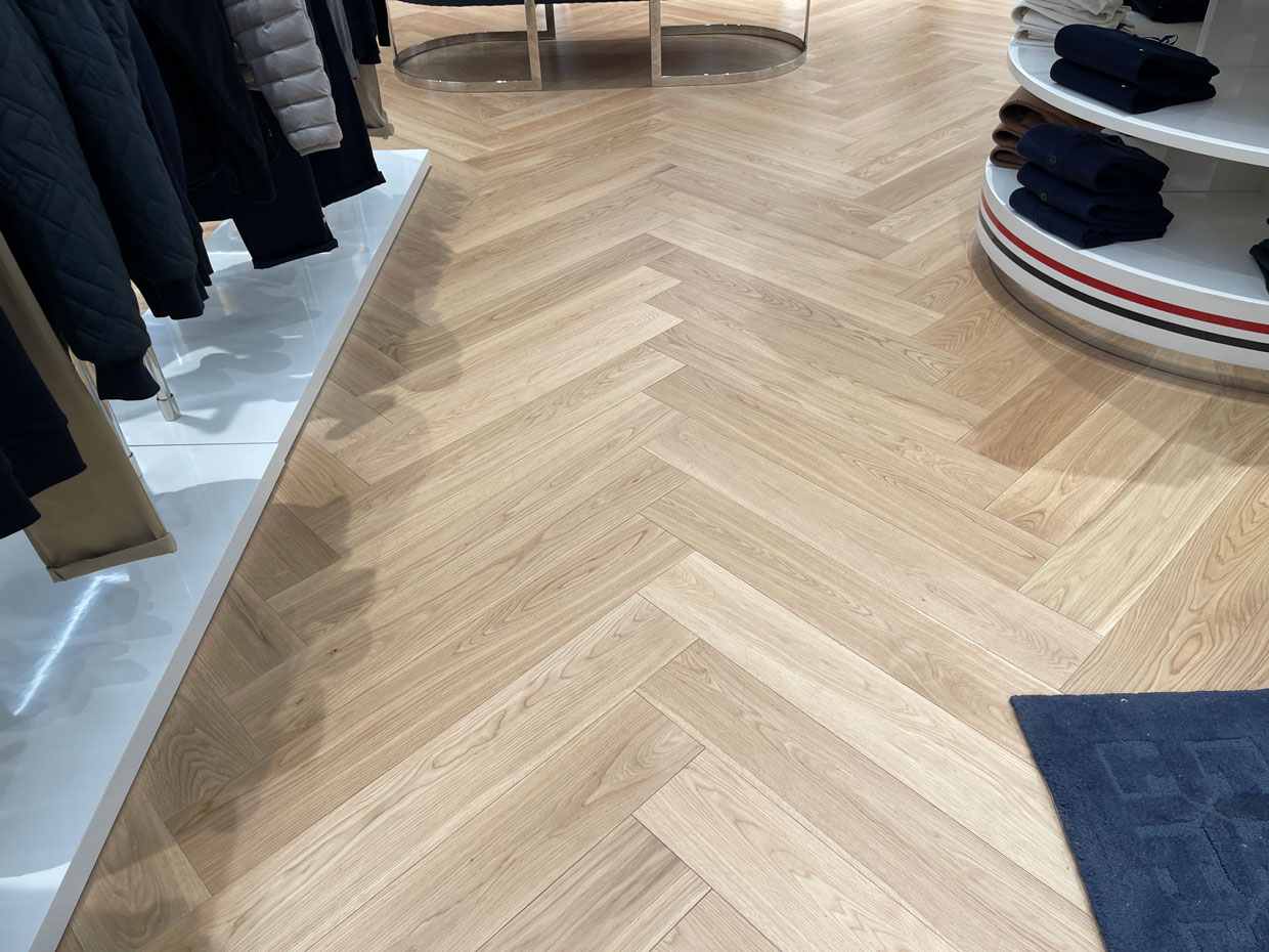 Tommy Hilfiger Store — photo 2