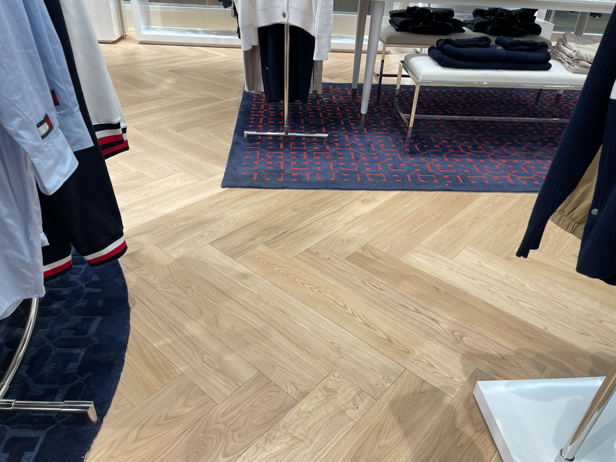 Tommy Hilfiger Store — photo 5