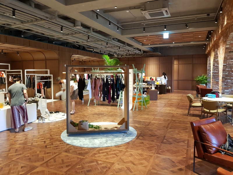 Salon de Eternal Journey parquetry